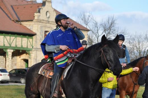 Zamykání jezdecké sezóny na divoký západ